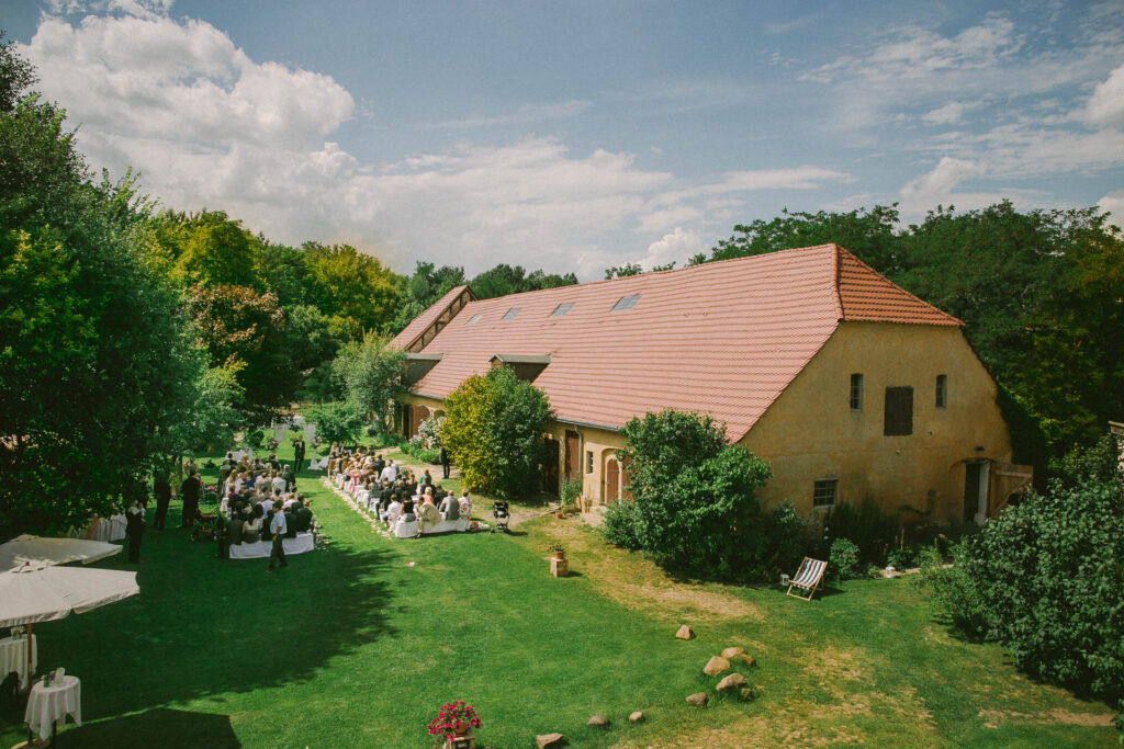 Hochzeit Gut Wendgräben (Freie Trauung vor Scheune)